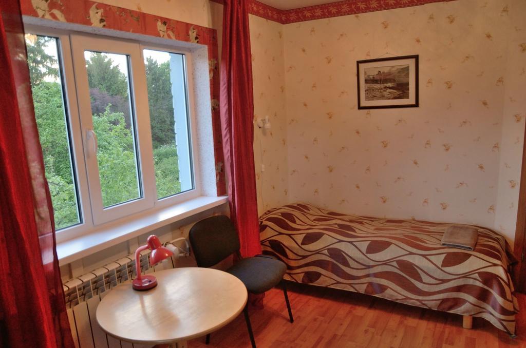 Oti Guesthouse Tallinn Exterior photo